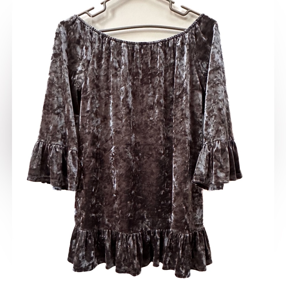BeachLunchLounge Velvet
Off Shoulder Peasant Top 3/4 Bell Sleeves Relaxed Fit - Picture 3 of 6